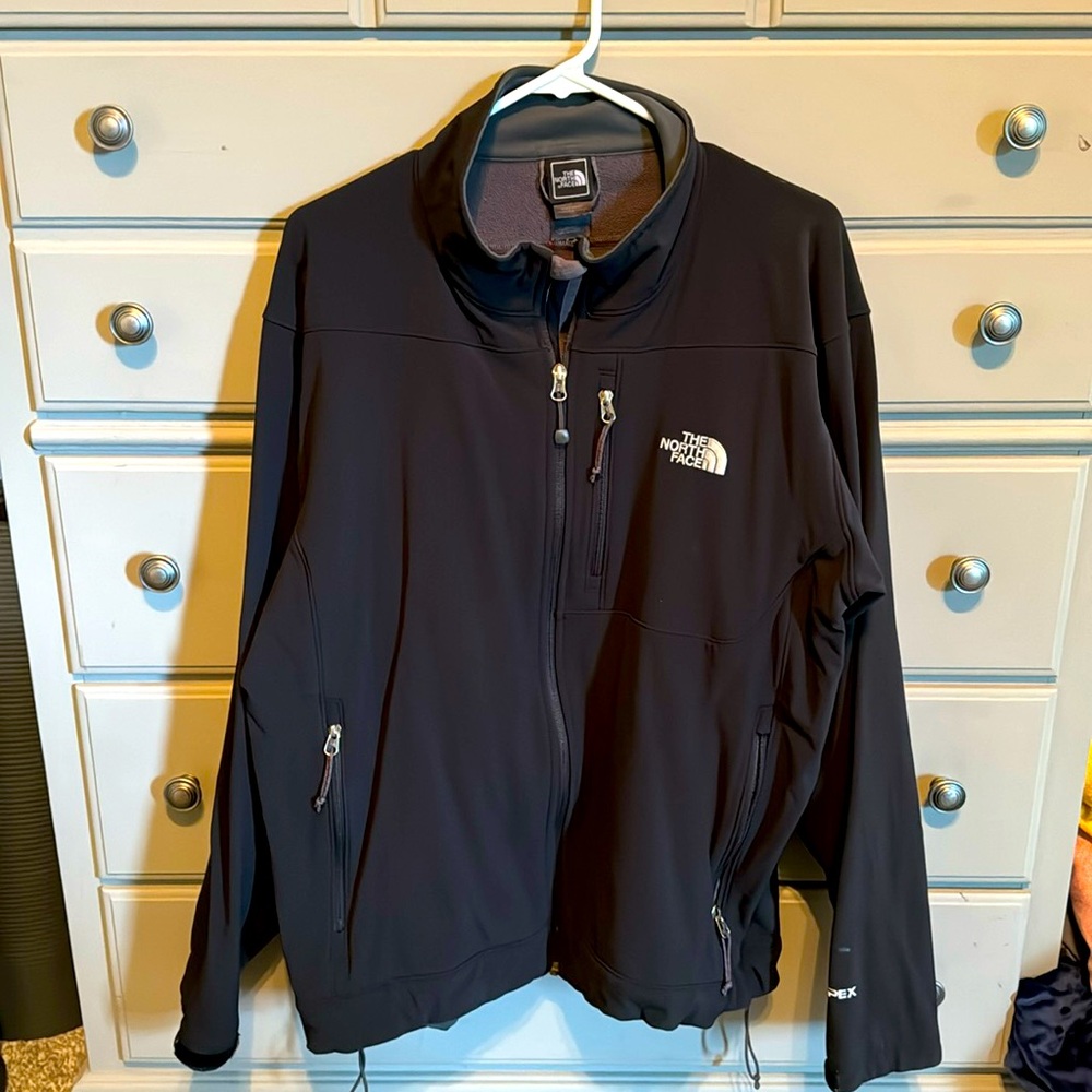 North Face Men’s Black Apex Jacket